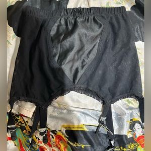 Black What Katie Did Girdle. UK 12//US 8